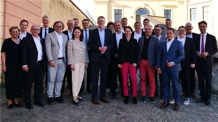 GD-Nord-Präsident Wolfgang Treis begrüßte den rheinland-pfälzischen Innenminister Michael Ebling gemeinsam mit den Regierungspräsidentinnen und Regierungspräsidenten sowie den Präsidentinnen und Präsidenten auf der Festung Ehrenbreitstein.  Foto: © SGD Nord / Laura Gaksch