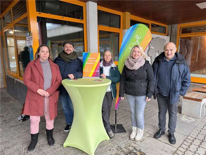 GRÜNE an der EKS mit ihrer Direktkandidatin zur Bundestagswahl Verena Örenbas (2.v.r.).  Foto:Bündnis 90/Die GRÜNEN
