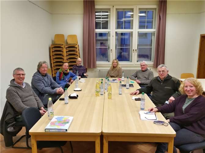 GRÜNE aus der Verbandgemeinde Altenahr und dem Kreis mit Staatssekretär Erwin Manz (vorn links) im Gespräch in Ahrbrück.  Foto: Bündnis 90/Die Grünen KV Ahrweiler