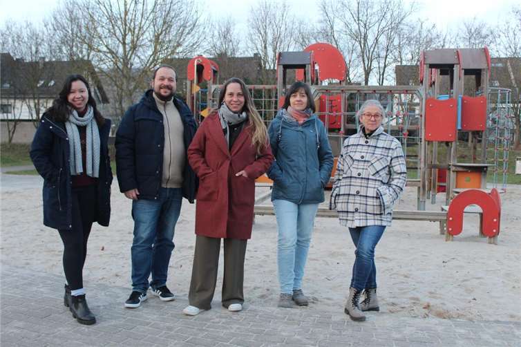 GRÜNE der Kreisstadt auf dem Heimersheimer Spielplatz.  Foto: Bündnis 90/Die GRÜNEN