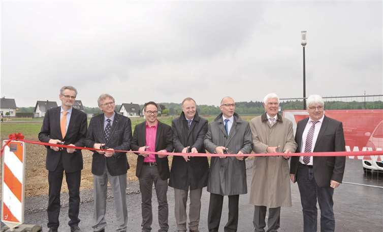 Gaben das Startsignal zur Errichtung eines weiteren Neubaugebiets in Meckenheim: (v.l.n.r.) Ralf Thielecke, Ortsvorsteher Reinhard Diefenbach, Vorsitzender des Stadtentwicklungsausschusses Joachim Kühlwetter, Ludwig Florack, Bert Spilles, Norbert Engelhardt und Egon Pützer. Stadt Meckenheim
