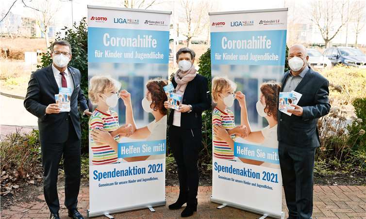 Gaben den Startschuss für die neue Spendenaktion: v.li. Lotto-Geschäftsführer Jürgen Häfner, Anke Marzi, die Vorsitzende der LIGA, sowie Magnus Schneider, Vorsitzender der LOTTO-Stiftung.Quelle: Lotto Rheinland-Pfalz GmbH
