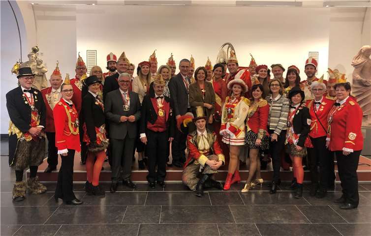 Gaben ein prächtiges Bild ab: die Koblenzer Tollitäten im Landtag.Quelle: Büro von Dr. Anna Köbberlin MdL