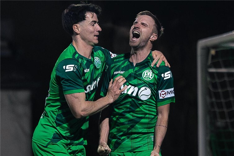 Gabriel Müller (links) erzielte die frühe Führung, die Kevin Lahn - nach zwischenzeitlich verschossenem Foulelfmeter - zum 2:0 ausbaute.