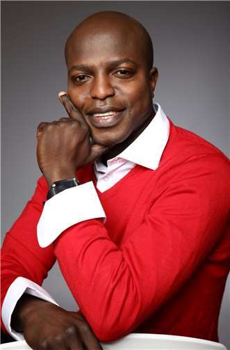 Gabriel Vealle ist als Gospel-Workshop-Leiter, Komponist, Sänger, Motivationstrainer, Choreographie- und Tanz-Trainer sowie Chorleiter tätig. privat