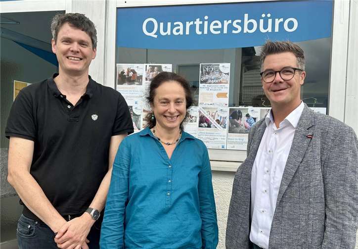 Gabriele May mit Bürgermeister Peter Jung und Diakonie-Standortleiter Utz Ebertz. Foto: Ulf Steffenfauseweh