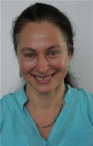 Gabriele May steht Rede und Antwort und versucht, alle Fragen im Quartier zu klären.  Foto: Gabriele May