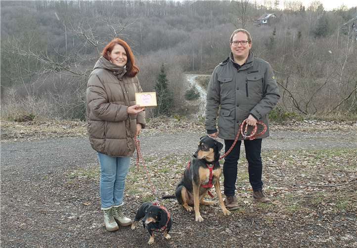 Gaby Müller (Hund und Katz Tierhilfe e.V.) und Holger Wolf (Grüne). Foto: privat