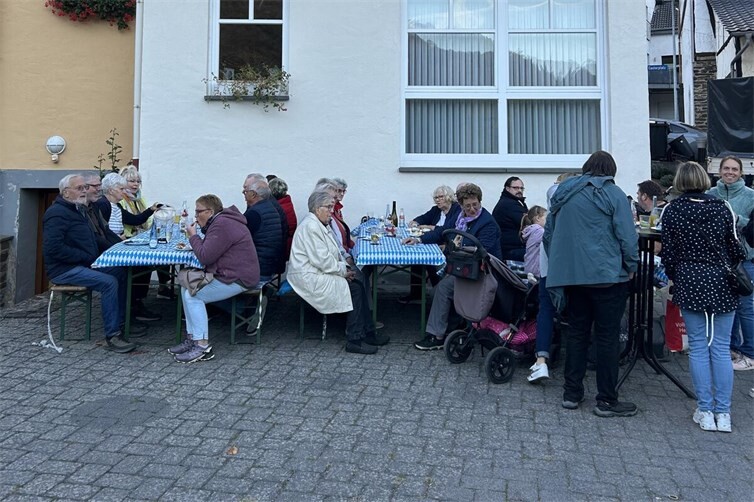 Bayrischer Abend auf dem Castorplatz in Lehmen mit traditioneller Bewirtung