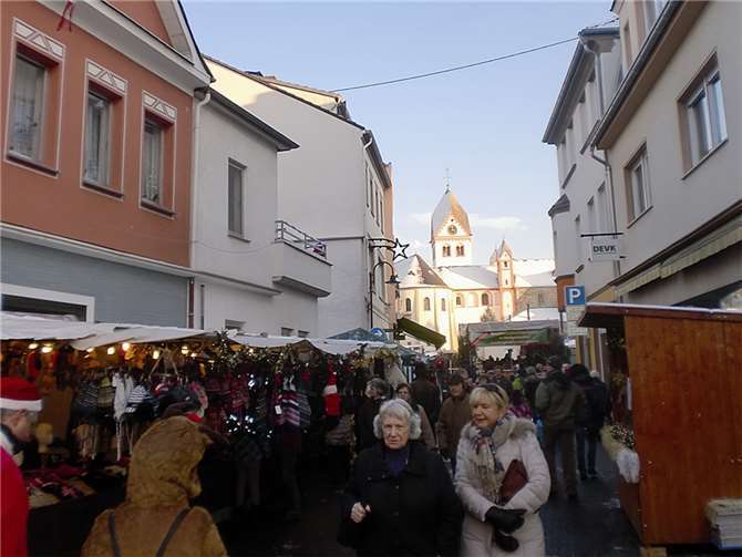 Gäste des Weihnachtsmarktes genossen die vorweihnachtliche Stimmung