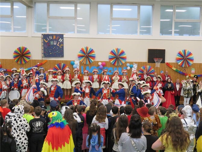 Galaktisch guter Karneval wurde in der Lindenschule gefeiert.  Foto: privat