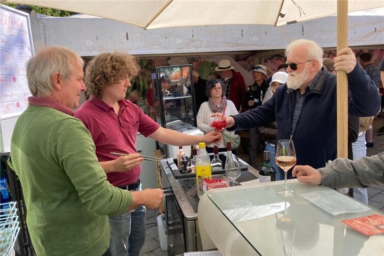 Blütenmarkt Cochem: Moselweinbergpfirsich und seine regionale Spezialitäten erleben