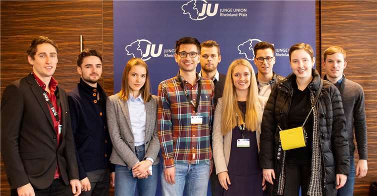 Ganz links: JU Kreisvorsitzender Ahrweiler Niclas Schell, vierter von links: Jens Münster. Nick Falkner