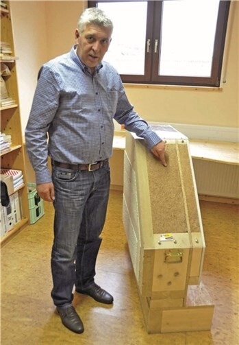 Ganz neue Materialien aus Holz bieten optimalen Wärmeschutz für innen und außen, dokumentiert der Obermeister. AB