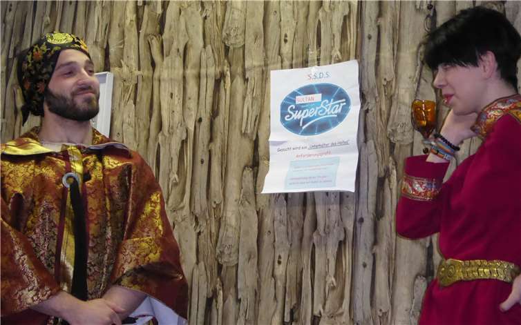 Ganz überzeugt ist Maria, die Tochter des Sultans,von SSDS („Sultan sucht den Superstar“) nicht.