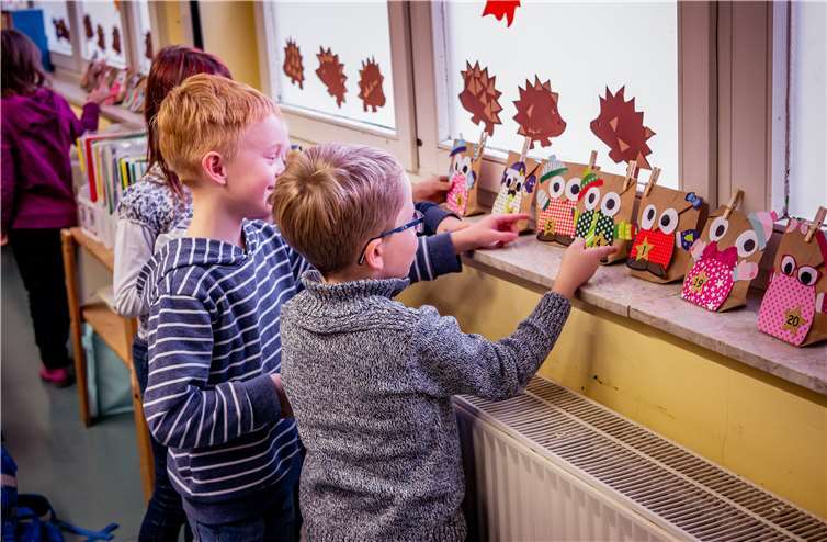 Ganz unter dem Motto „Tierisch frohe Weihnachten“, bastelten die Kinder der Fuchsklasse 1b von der Holzbachtalschule in Puderbach fleißig Adventskalender.privat