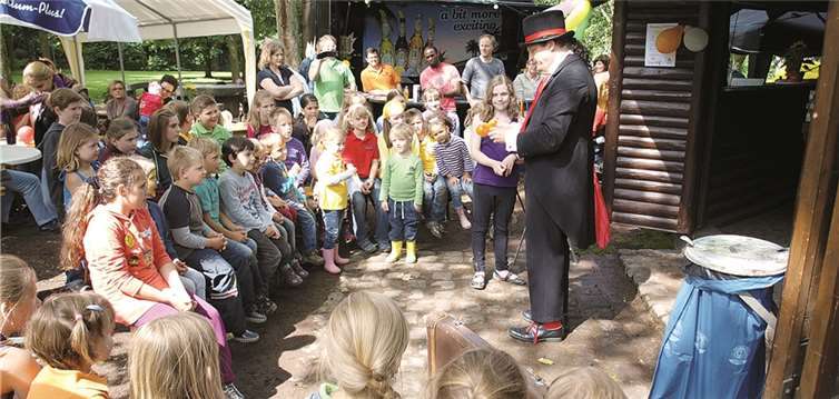 Ganz unter dem Motto „Zirkus“ stand das Sommerfest des Kinder- und Jugendchors Plaidt, bei dem der Auftritt von Udini einer der Höhepunkte war. privat