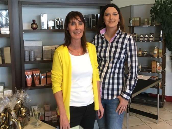 Ganze 1260 Euro kamen bei der Jubiläumsfeier des Kosmetikstudio Angela zusammen, die dem Tierschutzverein übergeben wurde. Foto: privat