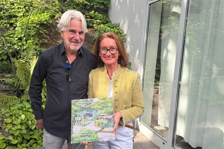 Gartendesigner Peter Berg mit Landtagsabgeordneter Petra Schneider