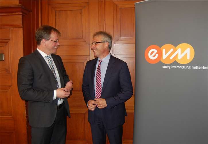 „Gastgeber“ Jörg Lempertz (links), Bürgermeister der Verbandsgemeinde Mendig, im Gespräch mit dem evm-Vorstandsvorsitzenden Josef Rönz. Fotos: SK