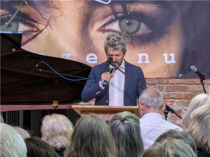 Gastgeber Michael Franke bei seiner Eröffnungsrede.