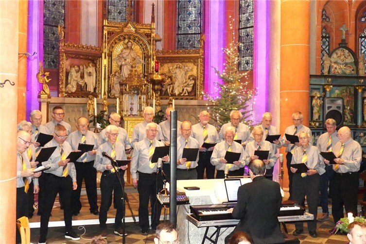 Gastgeber der beliebten Veranstaltung war der Moselschieferchor Klotten unter der Leitung von Hans Peter Cornely.