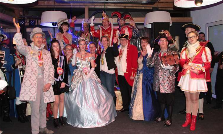 Gastgeber mit den Tollitäten Prinz Hubertus von Rhenus und Mosella - (Hubertus Kleppe), sowie ihre Lieblichkeit Confluentia Sabine vom Rheinisch-Venezianischen Karneval - Sabine Helmes, Prinzessin Schmetterling Valesca I. von Glanz und Glitzer (EKG). Fotos: MFU