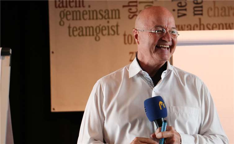 Gedächtnistrainer Gregor Staub war bestens aufgelegt und entlockte seinem Publikum überraschte Regungen. Privat