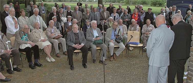 Gedenken und Kranzniederlegung auf dem Ehrenfriedhof in Bad Bodendorf.BL