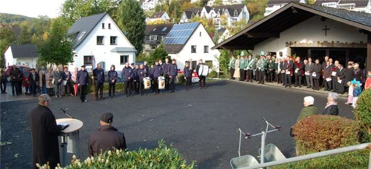 Gedenkfeier am Ehrenmal.FA