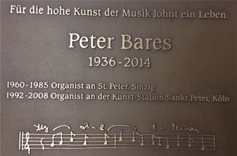 Gedenkplatte für Peter Bares auf dem Sinziger Friedhof. privat
