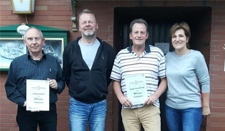 Geehrte Mitglieder Jürgen Hasenknopf (40 Jahre) und Detlef Schmitt (20 Jahre) zusammen mit Rüdiger Kroll (1. Vors.) und Helga Küpper (2. Vors.). Foto: privat