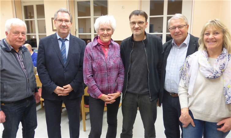 Geehrte für treue und langjährige Chorzugehörigkeit . Fotos: Birgit Kessel