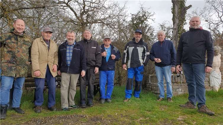 Gegen Mittag konnten die beteiligten Sänger stolz auf ihre Aktion zurückblicken und sich nach getaner Arbeit stärken. Foto: privat
