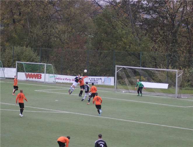 Gegen Nievern konnte die SG Ellingen das Spiel drehen und hat punktemäßig zum Spitzenreiter aufgeschlossen. Fotos: privat