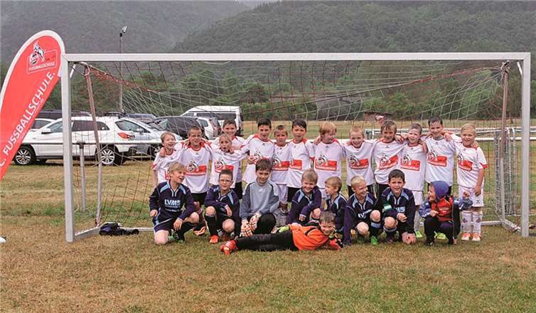 Gegen die Jugendmannschaft von Langenfeld-Herresbach konnten die Kinder zeigen, was sie im Trainingscamp gelernt hatten. SES