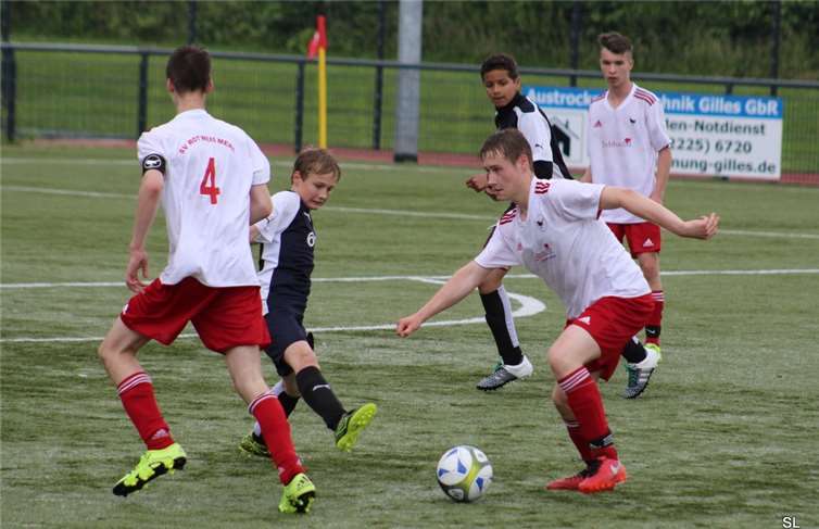 Gegen völlig überforderte Gegner gewannen die Merler B-Junioren mit 21:0.
