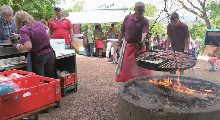 Gehacktes, Schwenksteaks und Spießbraten sind am Pflanzgarten stets der Renner. MT