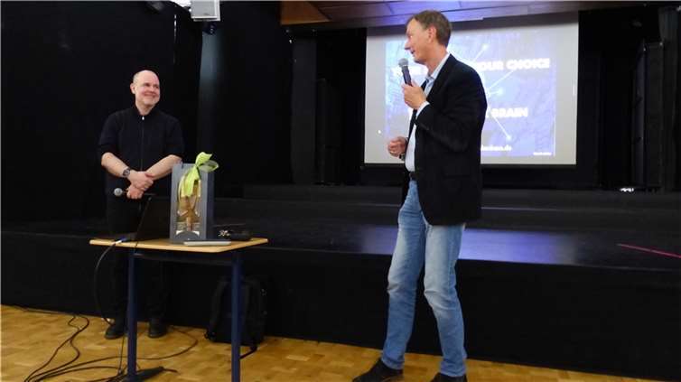Gehirnentwicklung in der Adoleszenz: Einblicke eines Psychiaters. Quelle: Johannes-Gymnasium Lahnstein