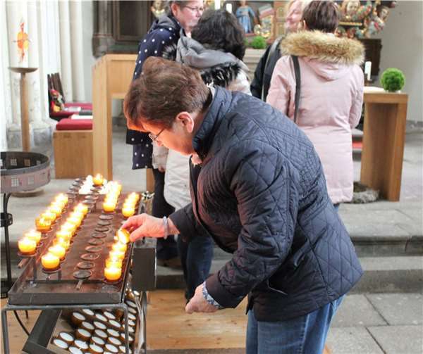 Geht es im Gottesdienst nur um die Entwicklung der Beziehung zu Gott oder auch um die Entwicklung unserer Alltagsbeziehungen? Dieser Frage wird man beim 2. Treffen am 9. März 2023 nachgehen.  Foto: Ingrid Pauken