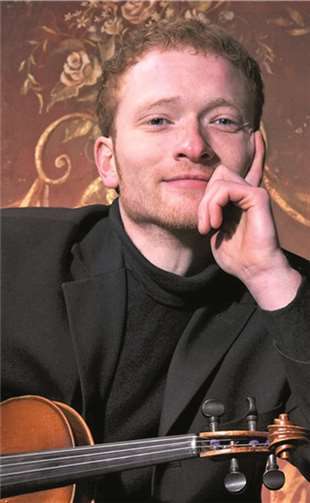 Geiger Johannes Paul Gräßer vermittelt einen ganz besonderen Musikstil.Pierre Kamin