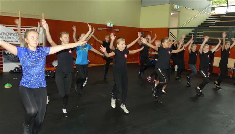 Gekonnte Tanzdarbietungen engagierter Aktiver erfreuten das Publikum in unterschiedlichen Disziplinen.