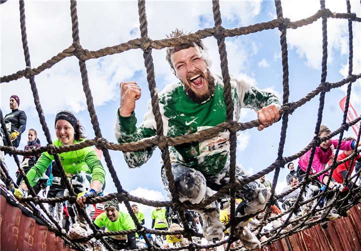Gelaufen und geklettert werden darf im November am Nürburgring. Der neue Termin für den Hindernislauf ist am 14. November. Foto: Fisherman´s Friend StrongmanRun / Sportograf