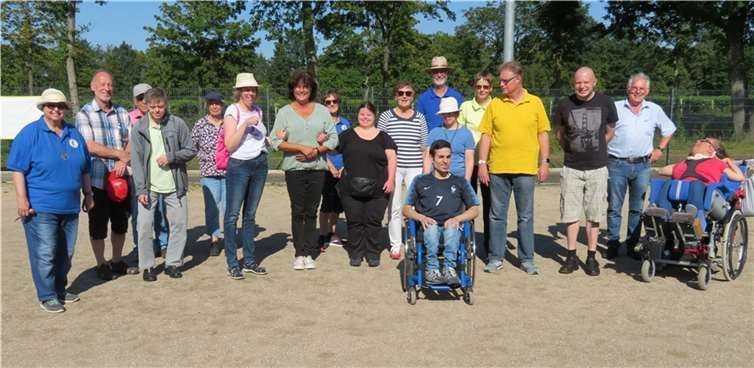 Gelebte Inklusion beim Boule-Spielen in Meckenheim. Foto: Elke Steckenstein