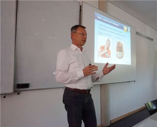 Geleitet werden die Module von Dr. Wolfgang Herz.  Foto: ROB