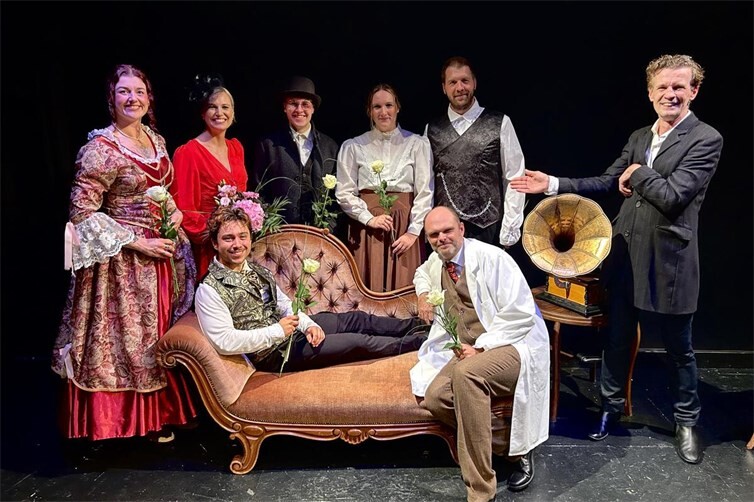 Gelungene Premiere und gelungener Auftakt der neuen Kooperation zwischen der Jungen Bühne Lahnstein und dem Theater Lahnstein. 