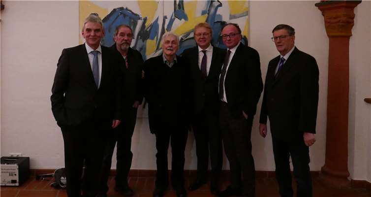 Gemälde von 31 Künstlern werden in den Räumen des Historischen Rathauses gezeigt.privat