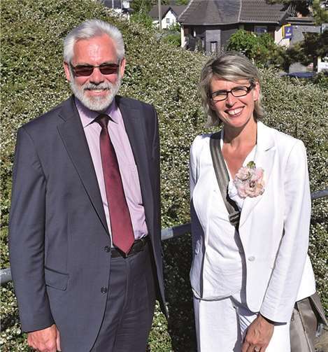 Gemeindereferentin Eva M. Dech und der Vorsitzende des Kirchengemeindeverbandes Toni Stümper beschreiten einen neuen Weg.privat