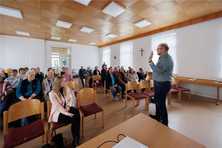 Gemeindeversammlung der Evangelischen Kirchengemeinde Montabaur.  Foto: Peter Bongard