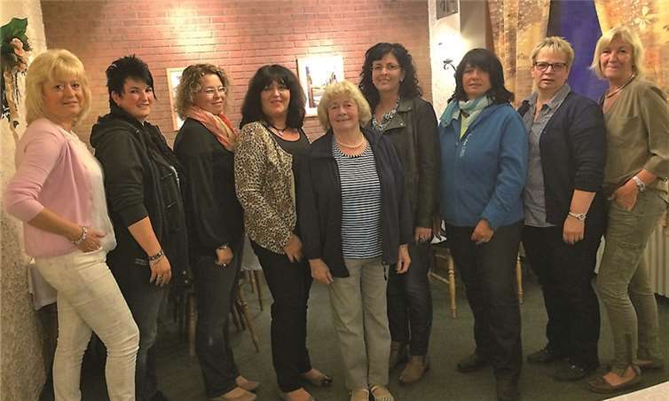 Gemeinsam blickten die Möhnen auf das vergangene Jahr zurück und planten die anstehenden Termine.  Privat